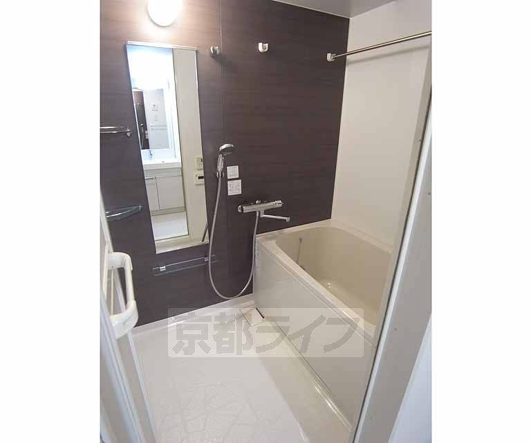 バス・シャワールーム　アクセントパネル付きです・