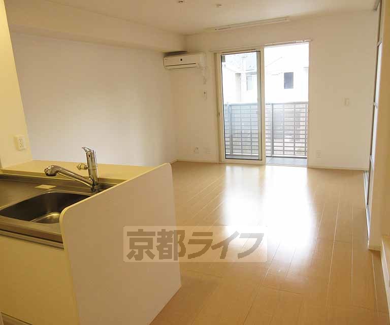 居室・リビング　広く明るいお部屋です！