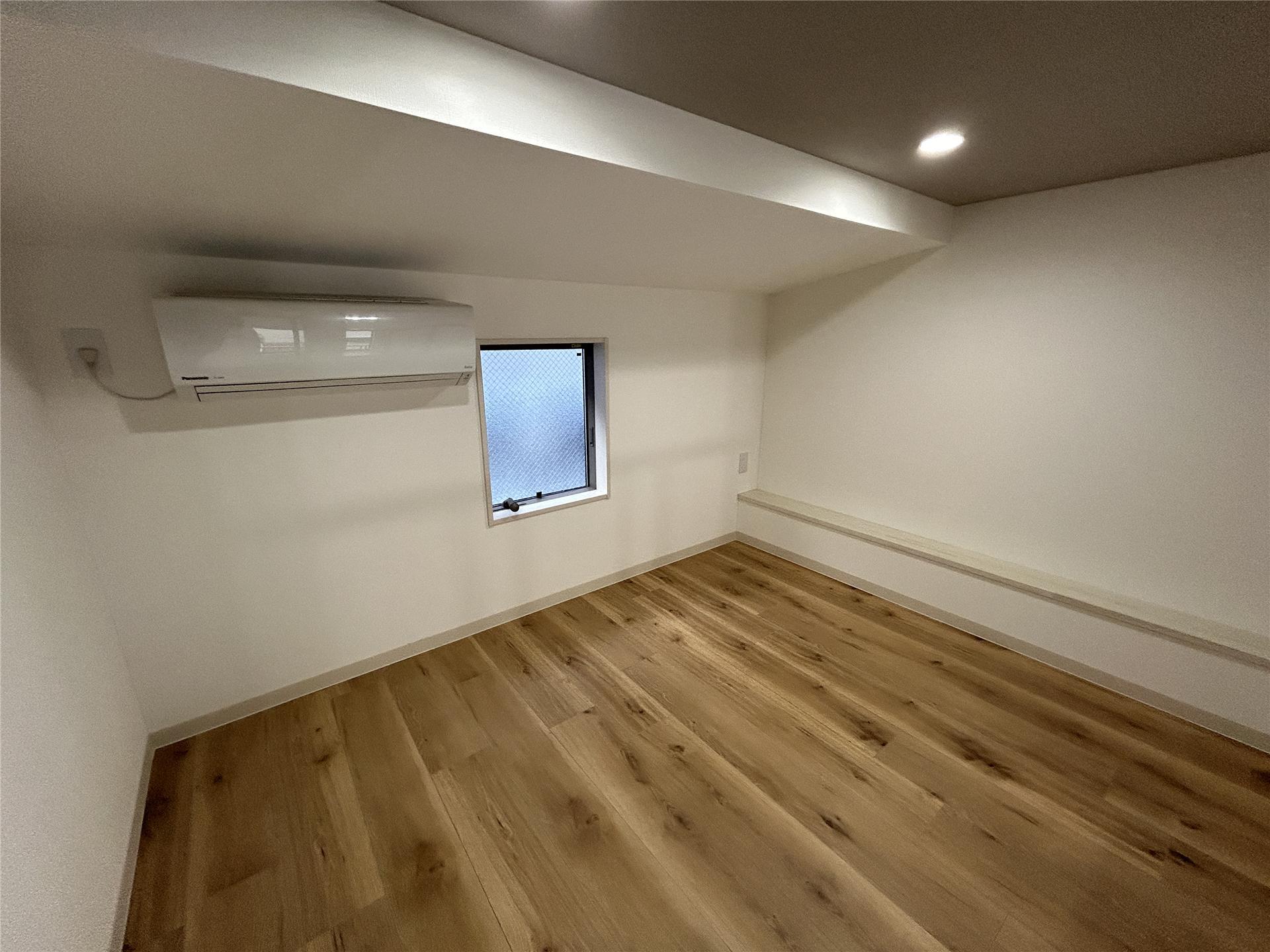 その他部屋・スペース　エアコン付きなので寝ることもできるロフトです