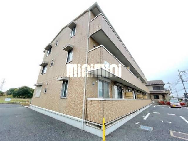 建物外観　敷地内駐車場あり、空き要確認