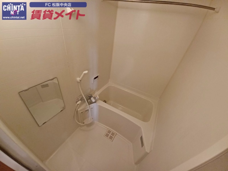 バス・シャワールーム　同物件別室反転写真