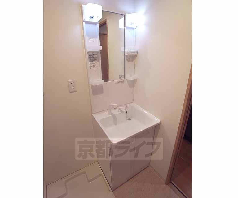 洗面設備　シャンプードレッサー標準装備です。