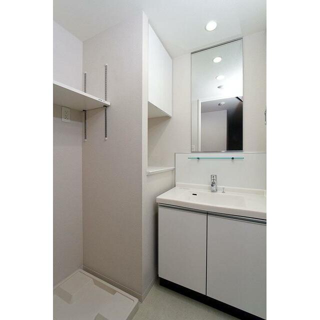 洗面設備　※同仕様写真含む