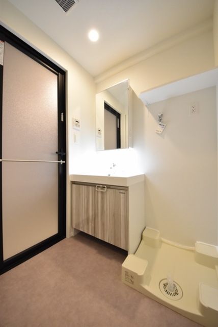 洗面設備　ゆったり使える脱衣所