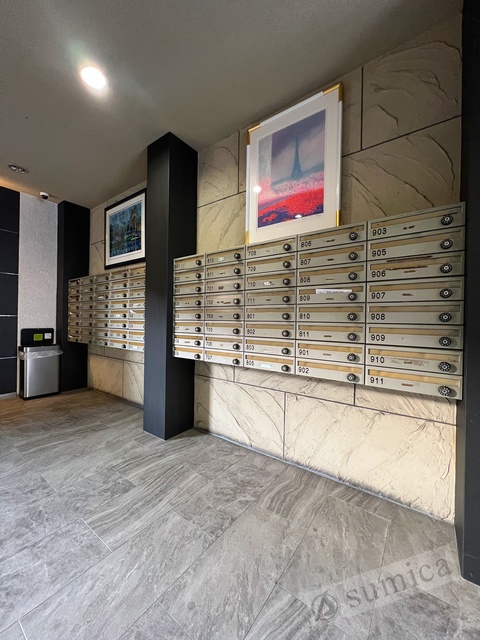 エントランス　明るいエントランスであなたのお帰りをお待ちします＾＾