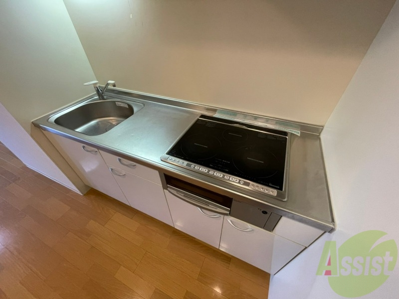 キッチン　キッチンにはＩＨクッキングヒーターも完備です！