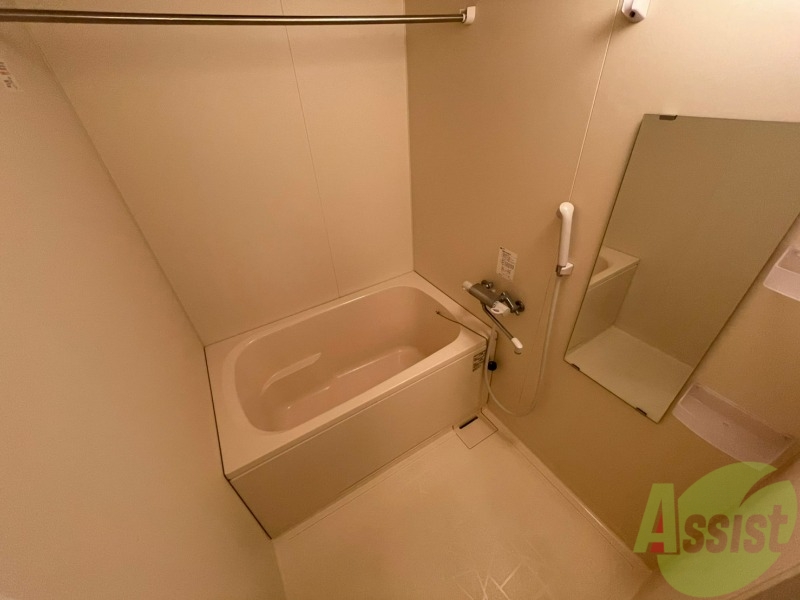 バス・シャワールーム　お風呂になります。一日の疲れを癒してくださいね。