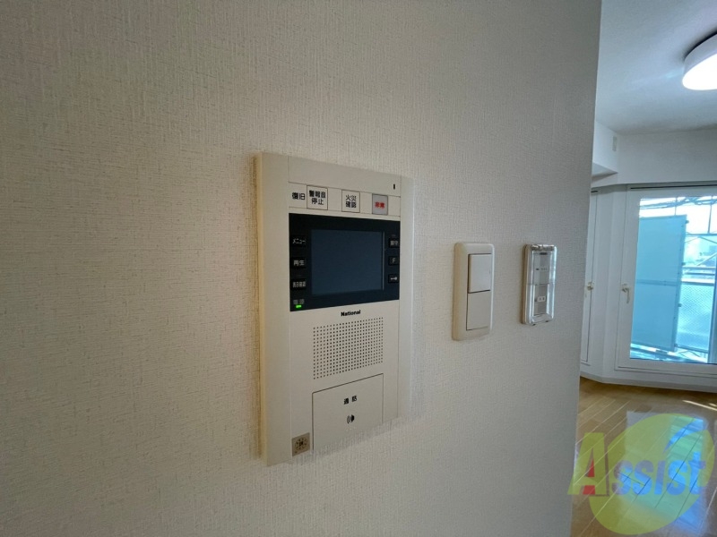 セキュリティ　ＴＶモニター付インターホンです。来客者の顔が見えるので安心！