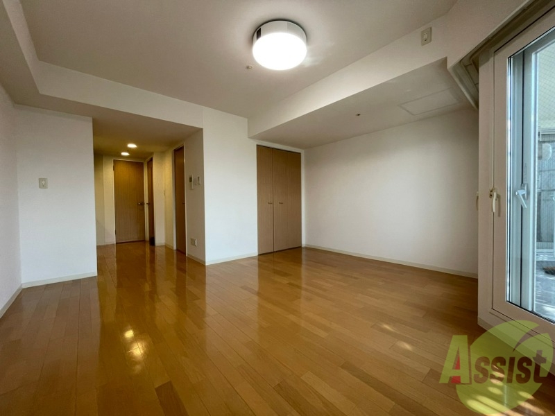 居室・リビング　広くてキレイなお部屋が広がっていて、充実した生活が送れそう。