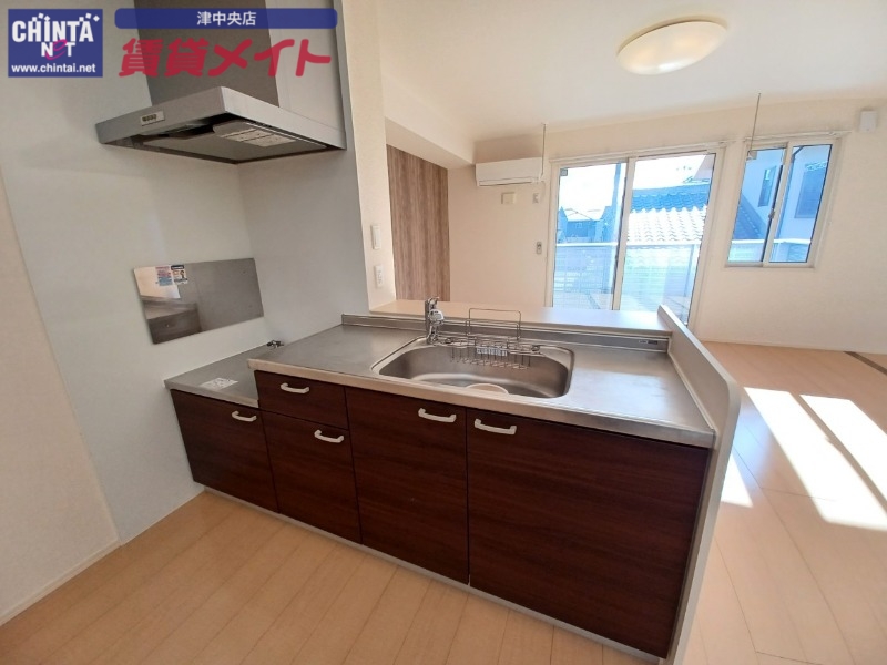 キッチン　反転タイプ参考写真