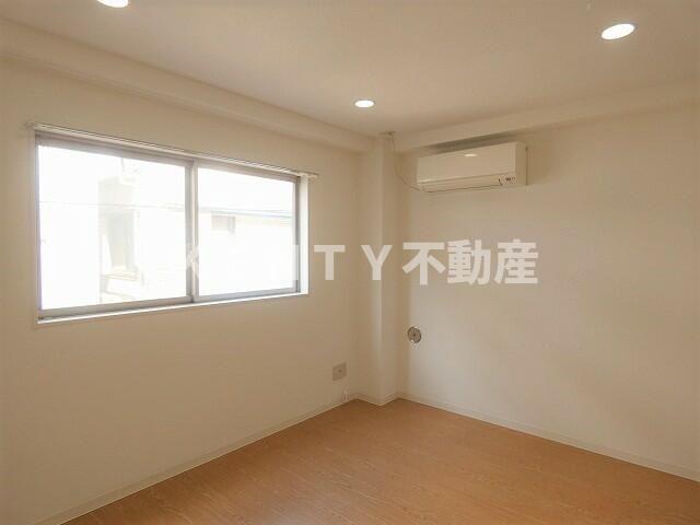 居室・リビング　こちらの居間で趣味の時間をお楽しみください