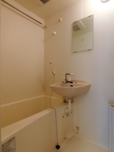 バス・シャワールーム　※同物件２階別部屋参考写真