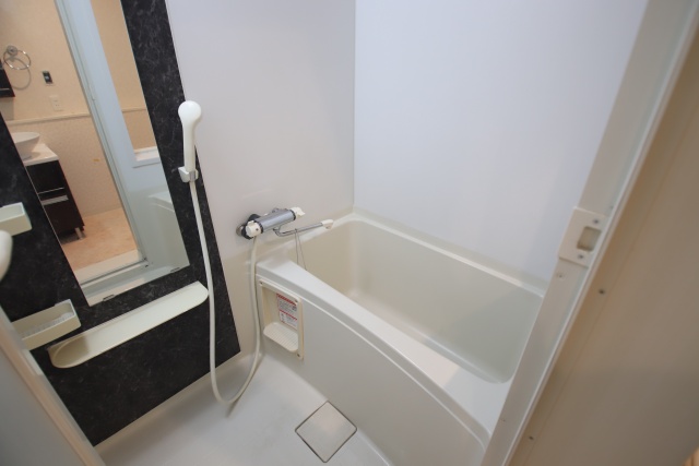 バス・シャワールーム　※別室の参考写真の為、現況優先です。