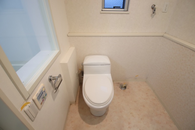 トイレ　※別室の参考写真の為、現況優先です。