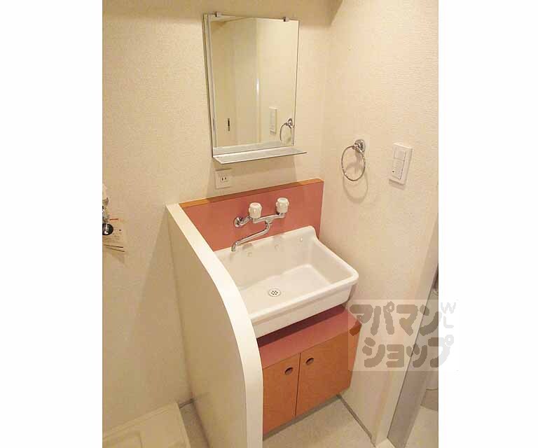 洗面設備　オシャレな洗面台