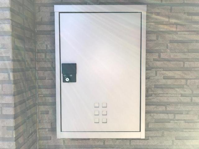 玄関　宅配ＢＯＸ