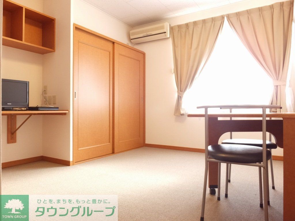 居室・リビング　２階床は防音を考慮した絨毯仕様です。