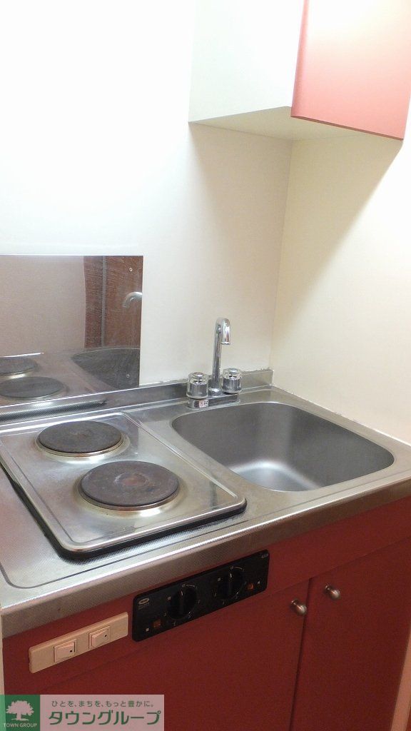 キッチン　2口の電気コンロ