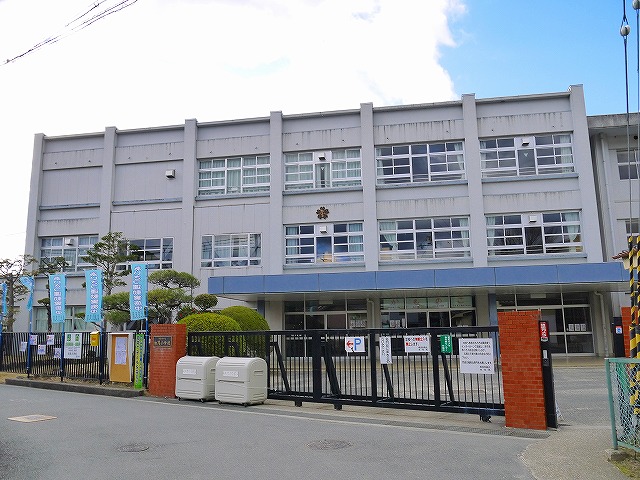小学校　木津川市立 加茂小学校（小学校）まで750m