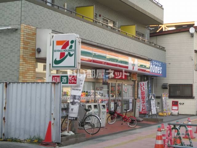 コンビニ　セブンイレブン 鴻巣駅西口店（コンビニ）まで652m