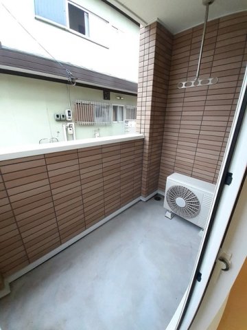 バルコニー　陽当たり良好なバルコニーです