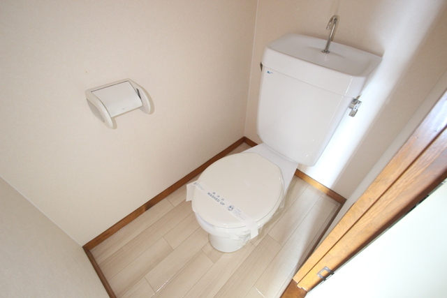 トイレ　別号室の写真