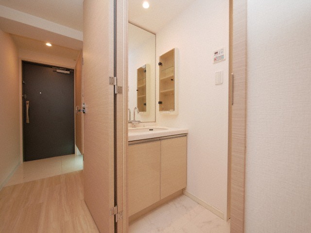 洗面設備　コンパクトで使いやすい洗面所