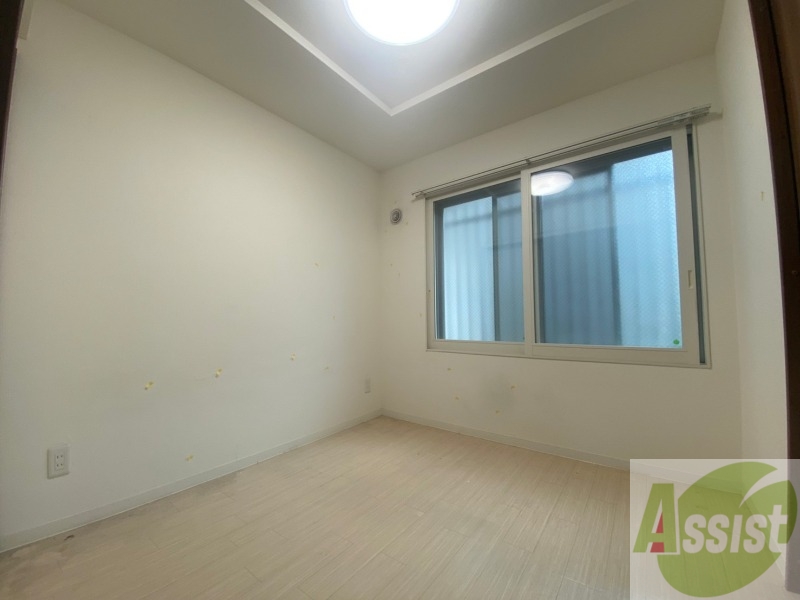 その他部屋・スペース　寝室を撮りました。どう家具を配置しますか？