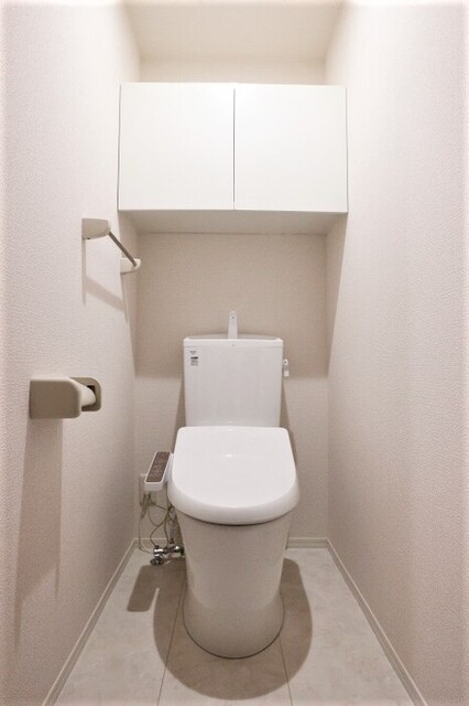 トイレ　温水洗浄暖房便座