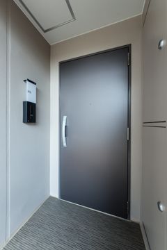 玄関　■モニタ付インターホン■ディンプルキー■2重鍵■ダウンライト