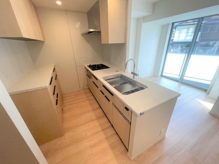 キッチン　別タイプ部屋　参考写真です