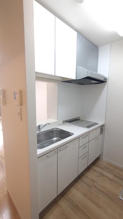 キッチン　IH2口＋グリル付き対面キッチン。