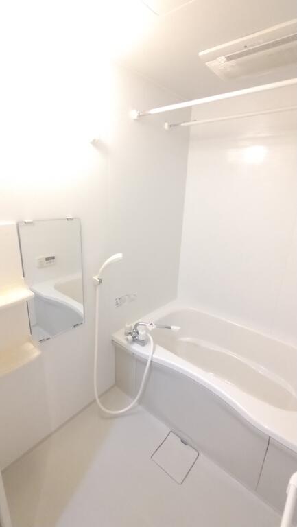 バス・シャワールーム　追炊き及び浴室乾燥機付きバスルーム