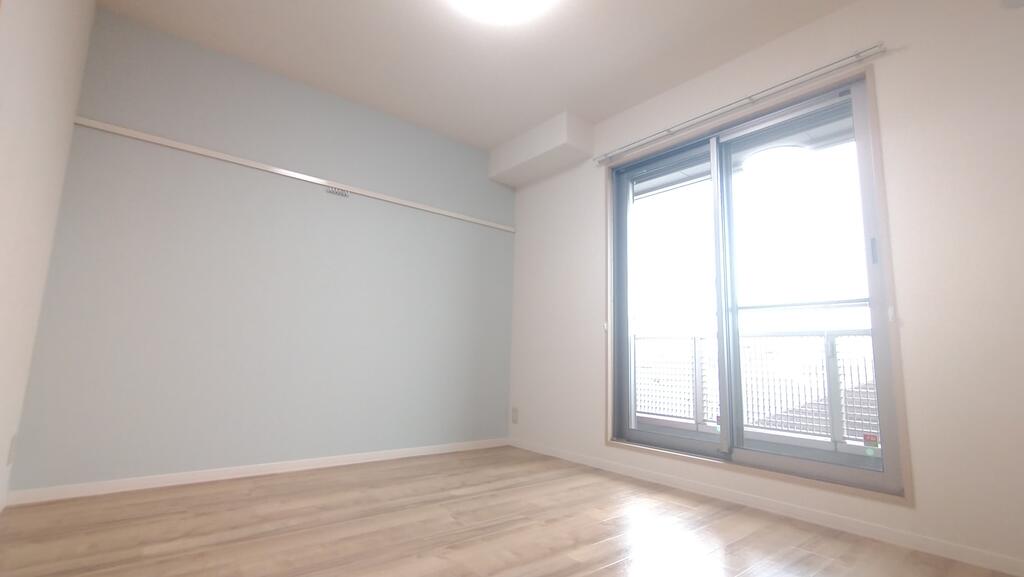 その他部屋・スペース　南向き6帖の洋室です。