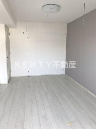 その他部屋・スペース　落ち着いた色調の寝室です