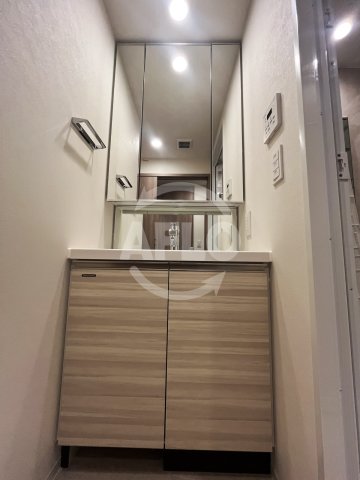 洗面設備　コンフォリア・リヴ博労町一丁目Q　独立洗面台