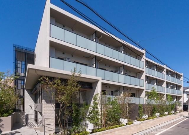 建物外観　鉄筋コンクリート造のがっちりとした建物。