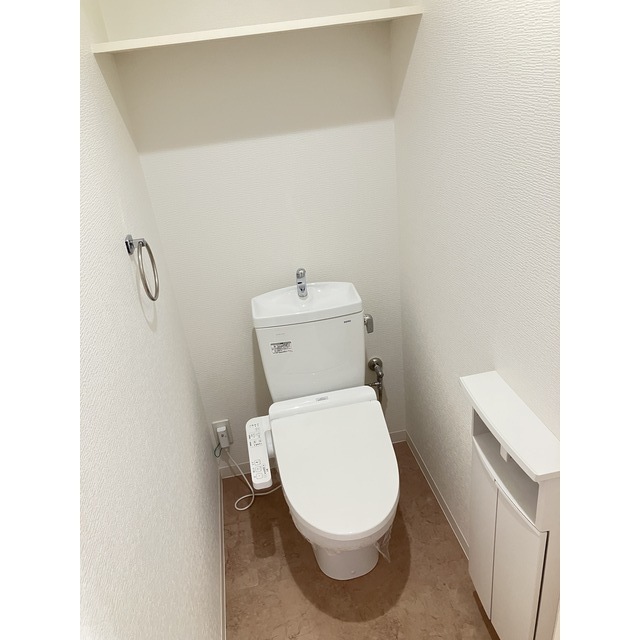 トイレ　※別部屋写真、現況優先