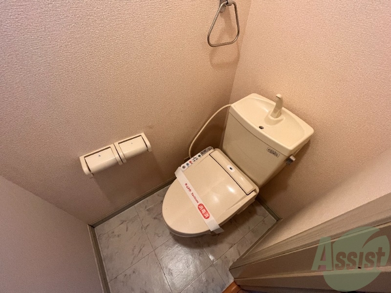 トイレ　トイレはウォシュレットです。シャワートイレは嬉しいですね。