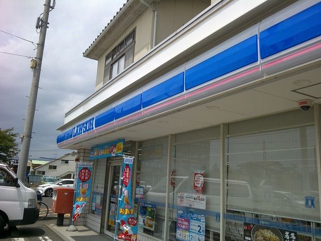 コンビニ　ローソン福島泉店（コンビニ）まで550m