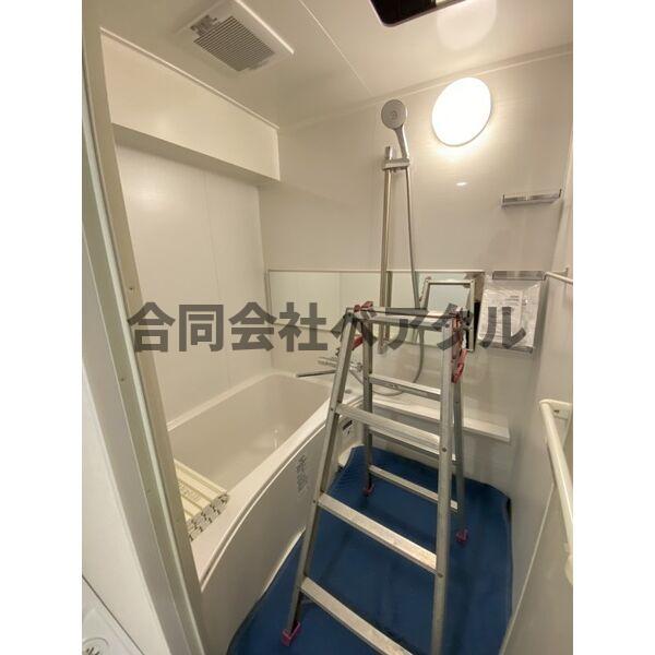 バス・シャワールーム　落ち着いた空間のお風呂です