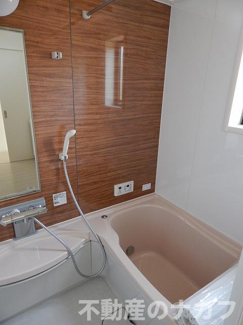 バス・シャワールーム　※同タイプの部屋写真です