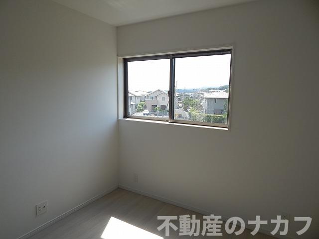 居室・リビング　※同タイプの部屋写真です