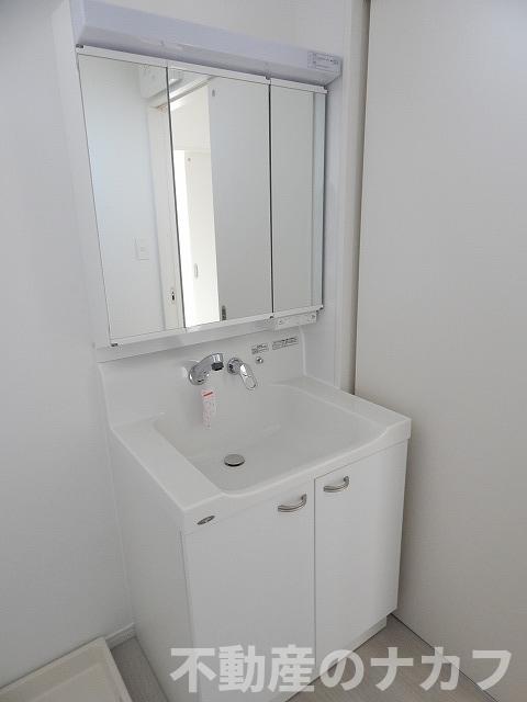 洗面設備　※同タイプの部屋写真です