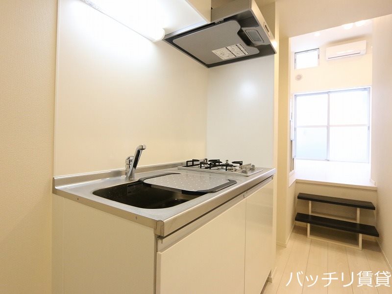 キッチン　同型タイプの為、現状を優先いたします。