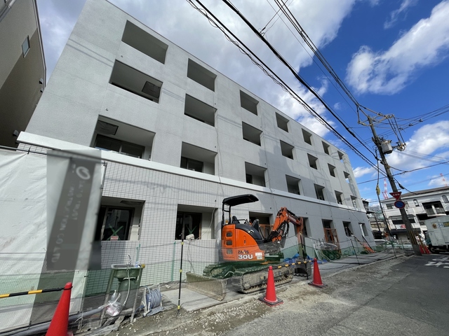 建物外観　建設中