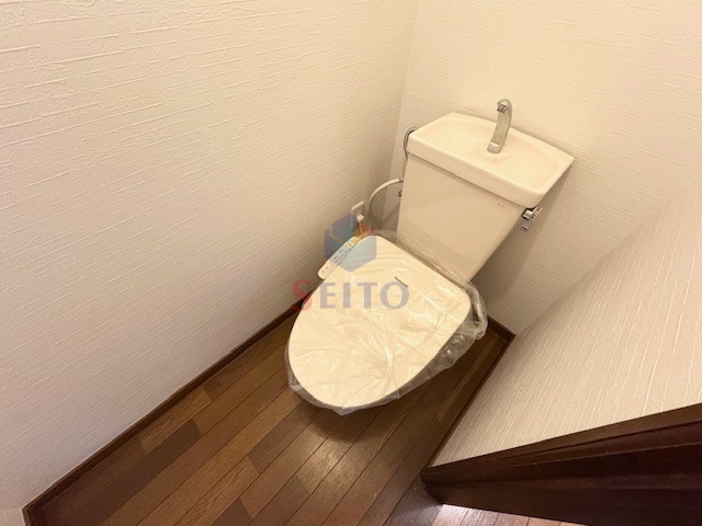 トイレ　ウォシュレットは残置物です