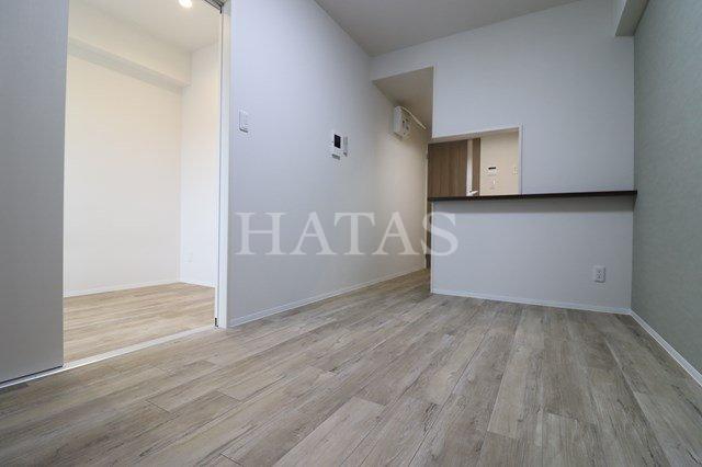 居室・リビング　同物件別部屋です。