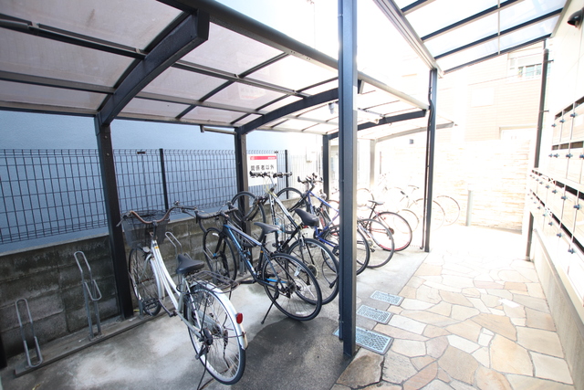 その他共有部分　★屋根付駐輪場★（空き状況・使用料等詳細はご確認下さい）