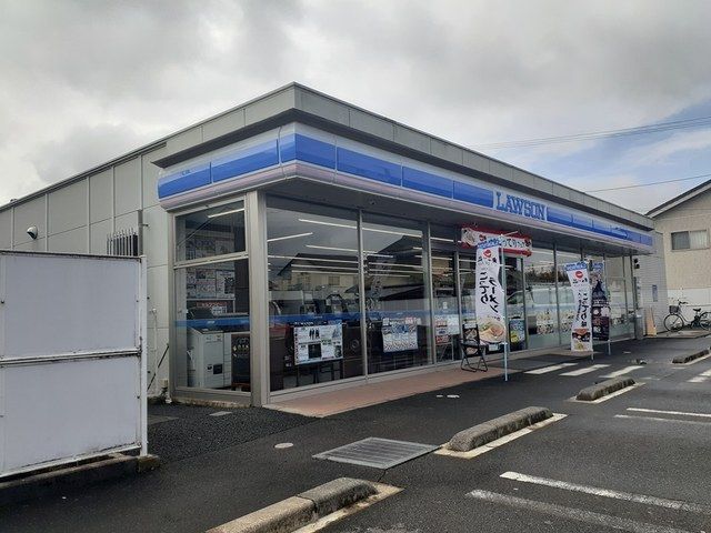 コンビニ　ローソン春近店（コンビニ）まで389m
